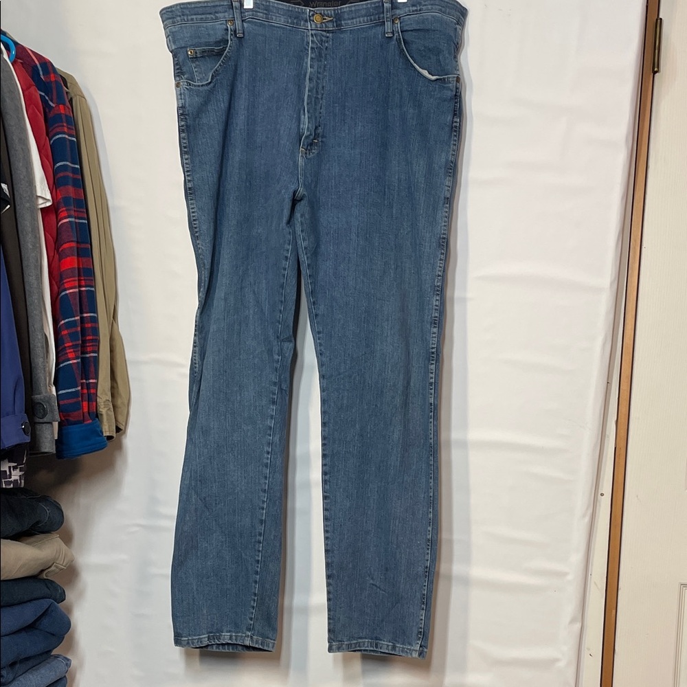 Wrangler Relaxed Fit42”x33” Blue Jeans for Men